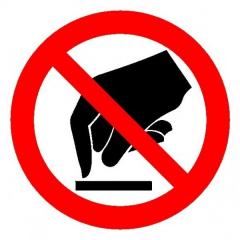 Пластик (Р-08)  Запрещается прикасаться. Опасно